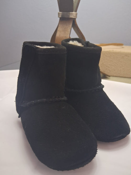 Baby Boots Soft Soled Suede Black 12-18 months